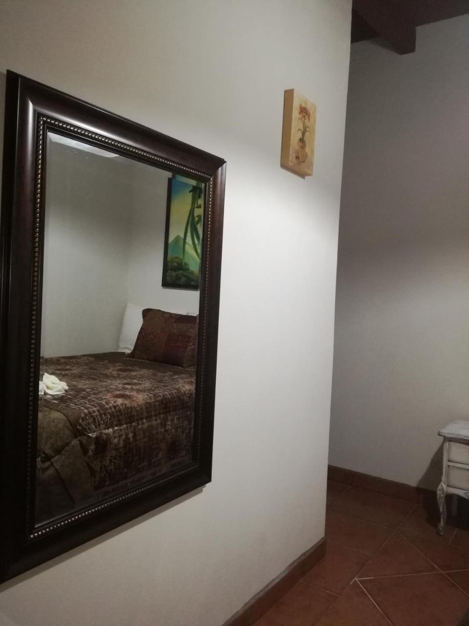 Hotel Mansion Del Rey Антигуа-Гватемала Экстерьер фото